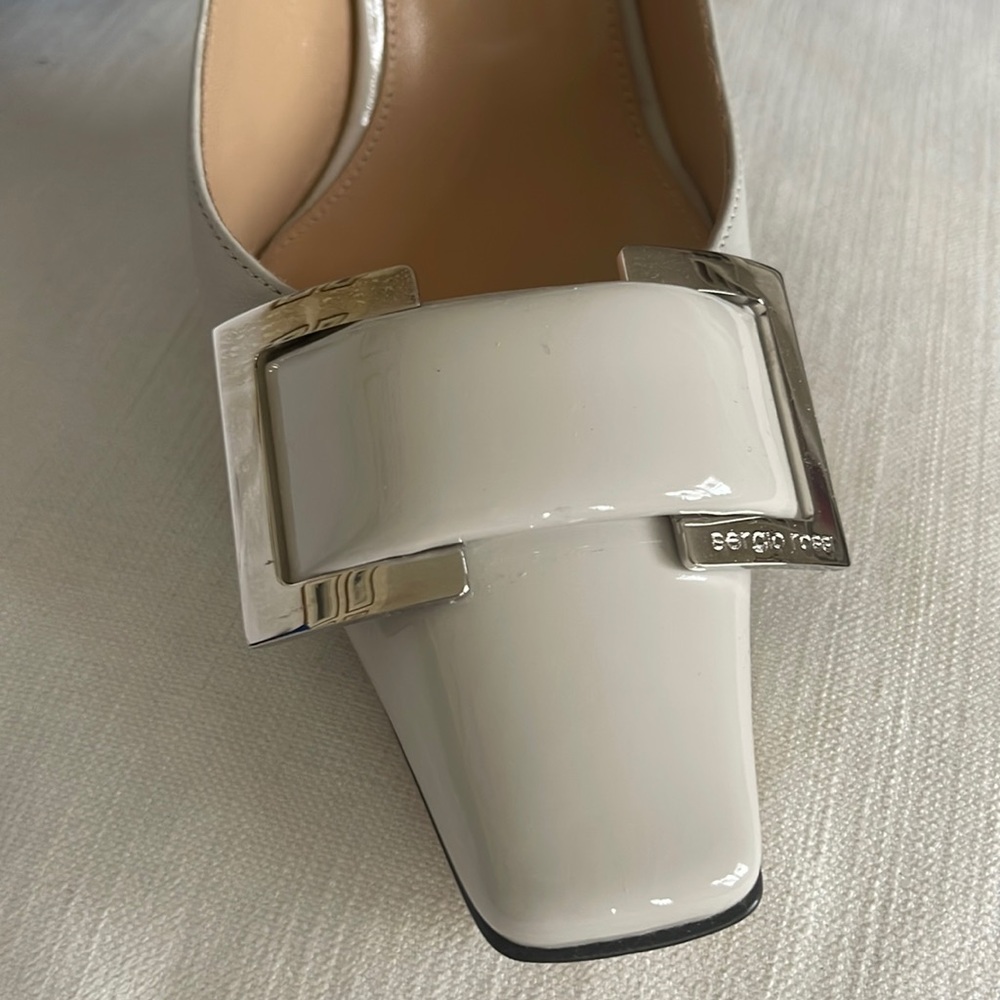 Beautiful Sergio Rossi heels in excellent condition.